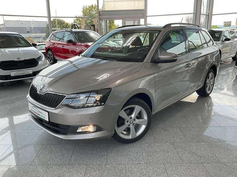 Cappuccinobeige metallic Gebraucht 2017 Skoda Fabia Style Kombi | 12.890 € (Fairer Preis) - Bild 1/4