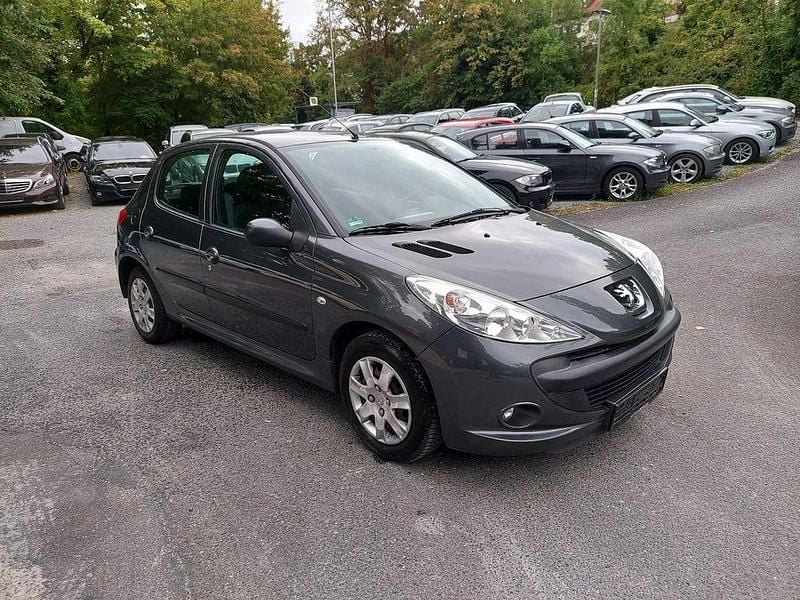 Grau Gebraucht 2011 Peugeot 206+ Basis Kleinwagen | 4.150 € (Fairer Preis) - Bild 1/4