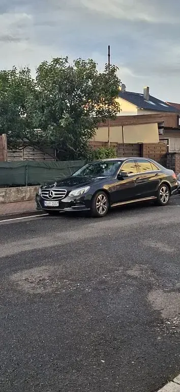 Gebraucht Mercedes E220 170 PS (125 kW) 2016 Schwarz Limousine