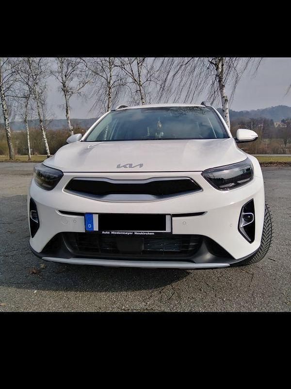 Gebraucht Kia Stonic Exclusive 84 PS (61 kW) 2024 Weiß SUV