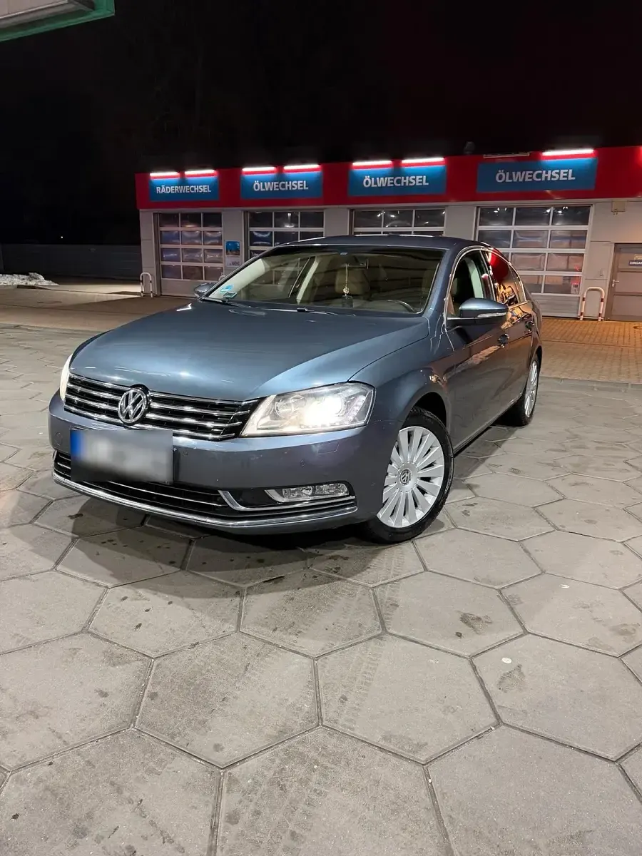 Gebraucht VW Passat Edition 150 PS (110 kW) 2013 Grau Limousine
