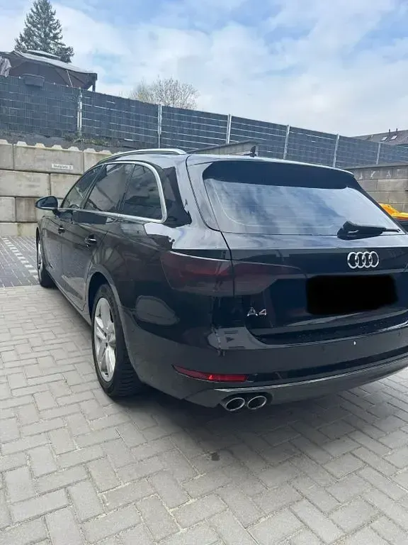 Gebraucht Audi A4 Ambiente 190 PS (139 kW) 2017 Schwarz Kombi