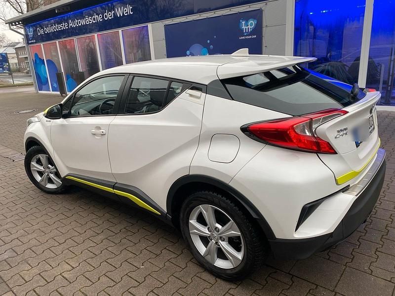 Gebraucht Toyota C-HR 122 PS (89 kW) 2017 Weiß SUV