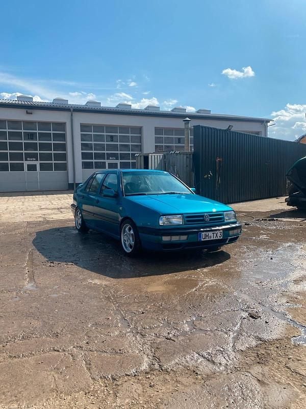 Grün Gebraucht 1994 VW Vento Limousine | 4.000 € - Bild 1/4