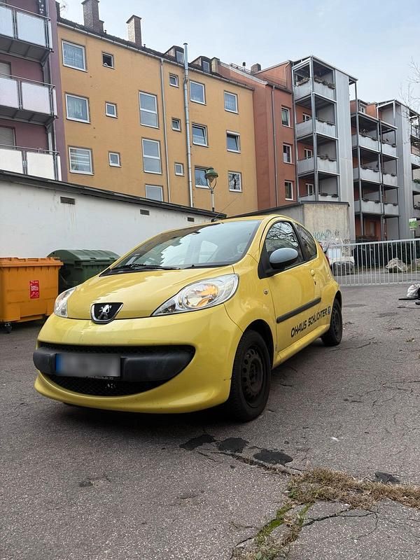 Gelb Gebraucht 2006 Peugeot 107 Kleinwagen | 1.600 € (Fairer Preis) - Bild 1/4