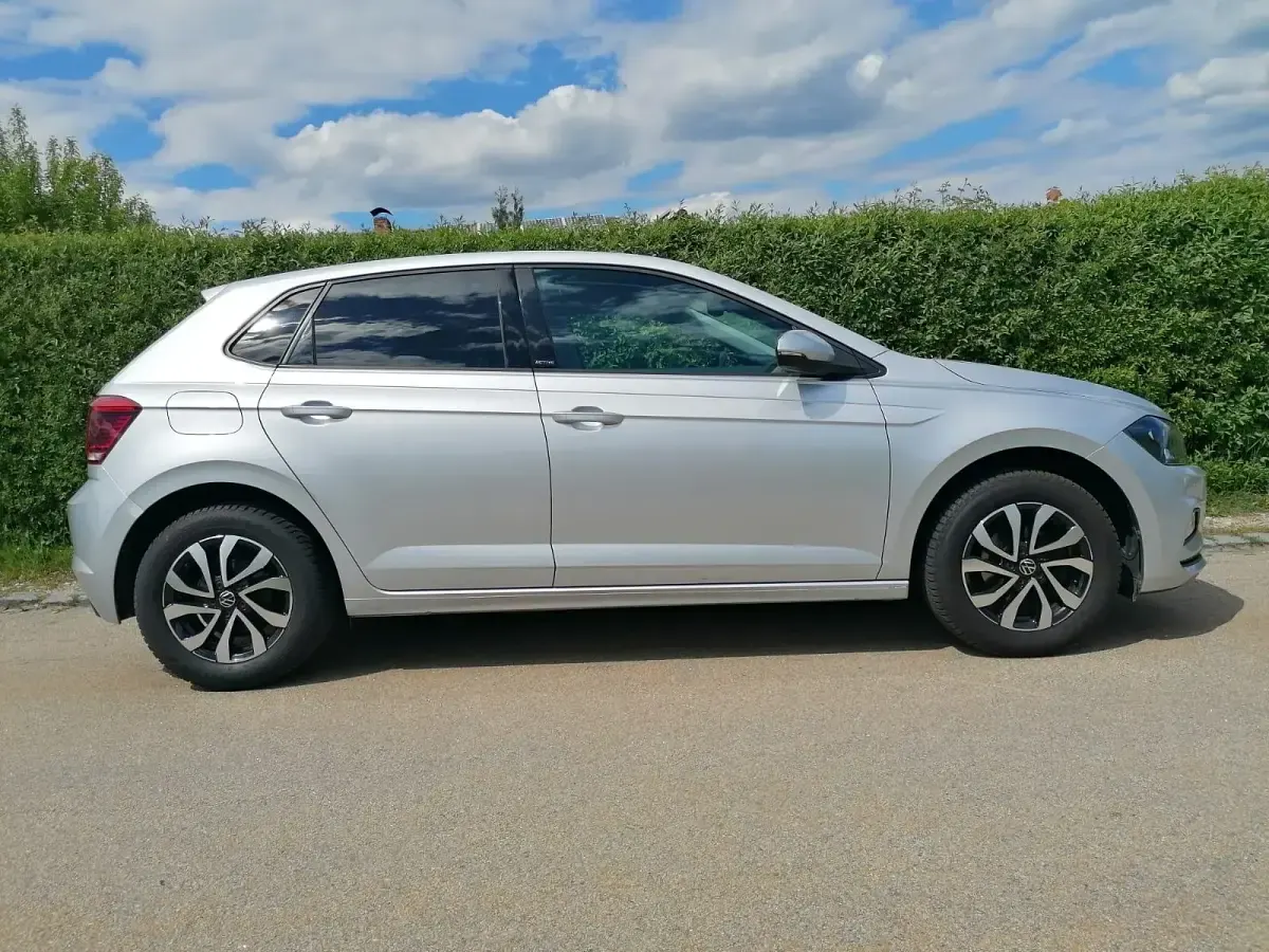 Gebraucht VW Polo Active 95 PS (69 kW) 2021 Silber Kleinwagen