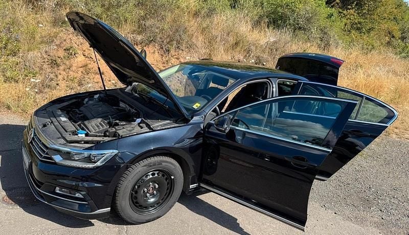 Schwarz Gebraucht 2018 VW Passat Limousine | 16.500 € (Superpreis) - Bild 1/4
