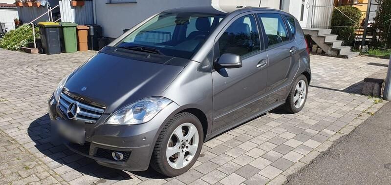 Grau Gebraucht 2008 Mercedes A180 Limousine | 4.900 € (Fairer Preis) - Bild 1/4