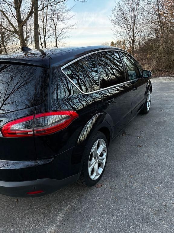 Gebraucht Ford S-MAX Titanium 163 PS (119 kW) 2012 Schwarz Van / Kleinbus