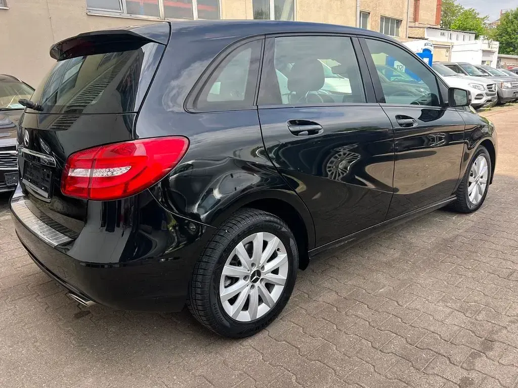 Gebraucht Mercedes B220 170 PS (125 kW) 2014 Schwarz Kleinwagen