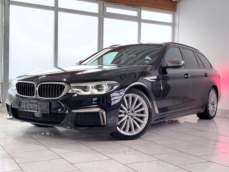 Azuritschwarz metallic Gebraucht 2019 BMW 550 M Sport Kombi | 38.990 € (Fairer Preis) - Bild 1/4