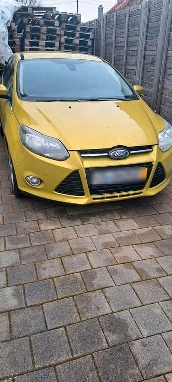 Gebraucht Ford Focus Trend 150 PS (110 kW) 2011 Gelb Limousine
