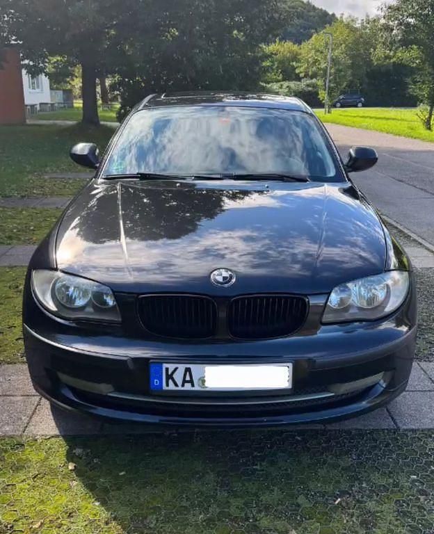 Schwarz Gebraucht 2010 BMW 118 Sport Line Kleinwagen | 3.000 € (Superpreis) - Bild 1/4