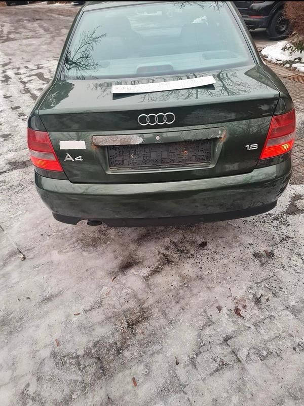 Grün Gebraucht 1999 Audi A4 Limousine | 1.300 € (Fairer Preis) - Bild 1/4