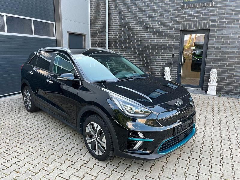 Schwarz Gebraucht 2020 Kia e-Niro SUV | 18.300 € (Fairer Preis) - Bild 1/4