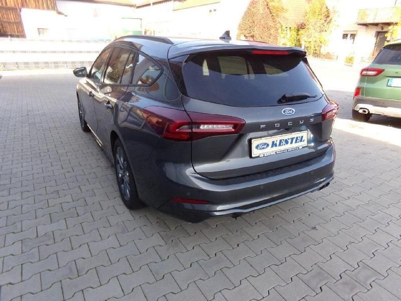 Gebraucht Ford Focus ST-Line X 125 PS (91 kW) 2023 Magneticgrau (metallic) Kombi