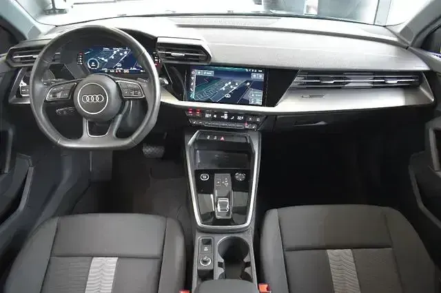 Gebraucht Audi A3 Advanced 150 PS (110 kW) 2022 Navarrablau Limousine