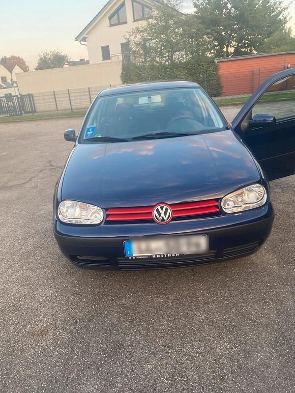 Braun Gebraucht 2002 VW Golf IV Kleinwagen | 1.700 € - Bild 1/4
