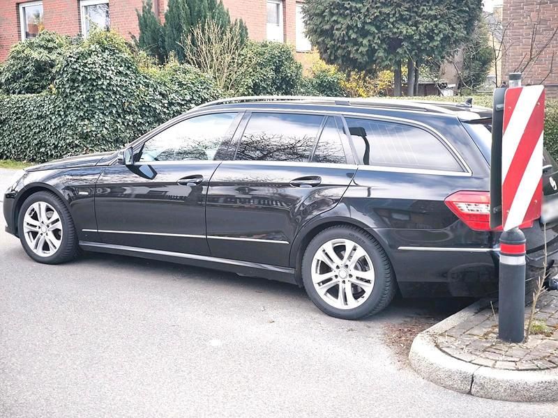 Gebraucht Mercedes E220 170 PS (125 kW) 2010 Schwarz Kombi