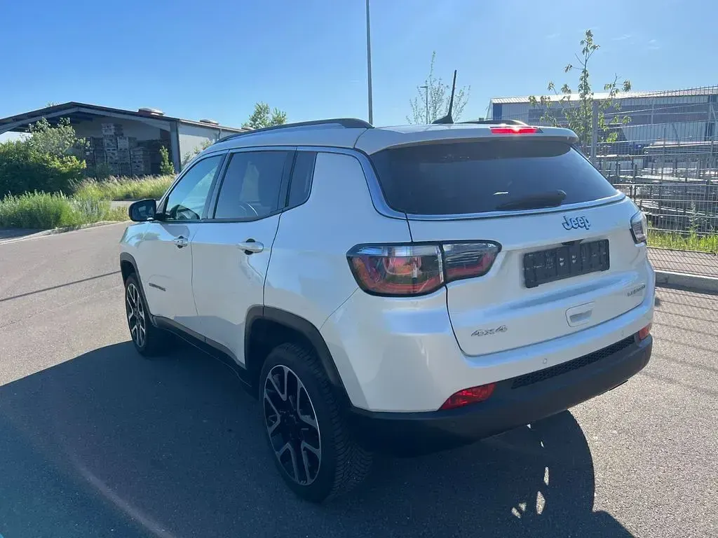 Gebraucht Jeep Compass Limited 170 PS (125 kW) 2018 Weiß SUV