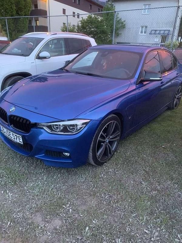Blau Gebraucht 2016 BMW 330e iPerformance Limousine | 20.500 € (Fairer Preis) - Bild 1/4