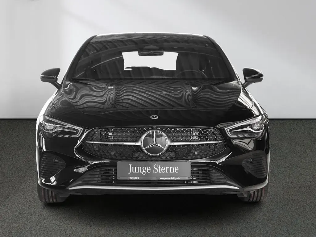 Gebraucht Mercedes CLA200 Shooting Brake 163 PS (119 kW) 2025 Unilack nachtschwarz Kombi