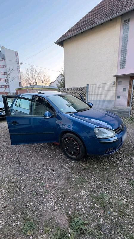 Gebraucht VW Golf IV 105 PS (77 kW) 2004 Blau Kleinwagen