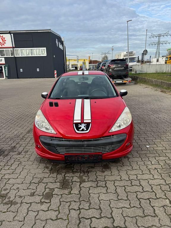 Rot Gebraucht 2010 Peugeot 206 Limousine | 2.999 € (Fairer Preis) - Bild 1/4