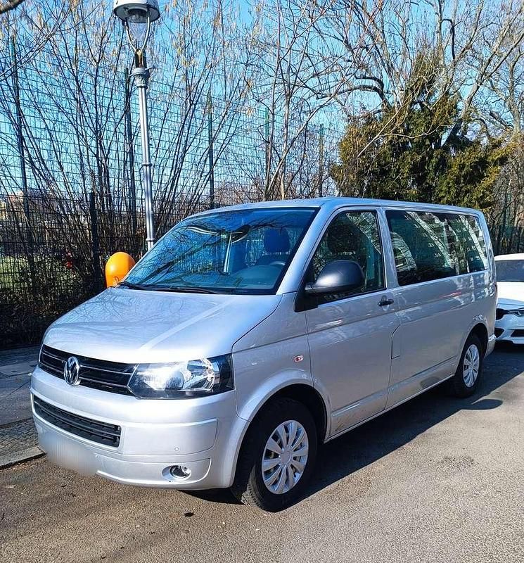 Gebraucht VW Transporter Startline 140 PS (102 kW) 2014 Silber Van
