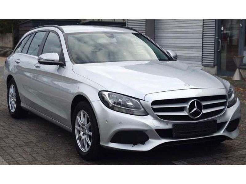 Gebraucht Mercedes C180 116 PS (85 kW) 2016 Iridiumsilber (metallic) Kombi
