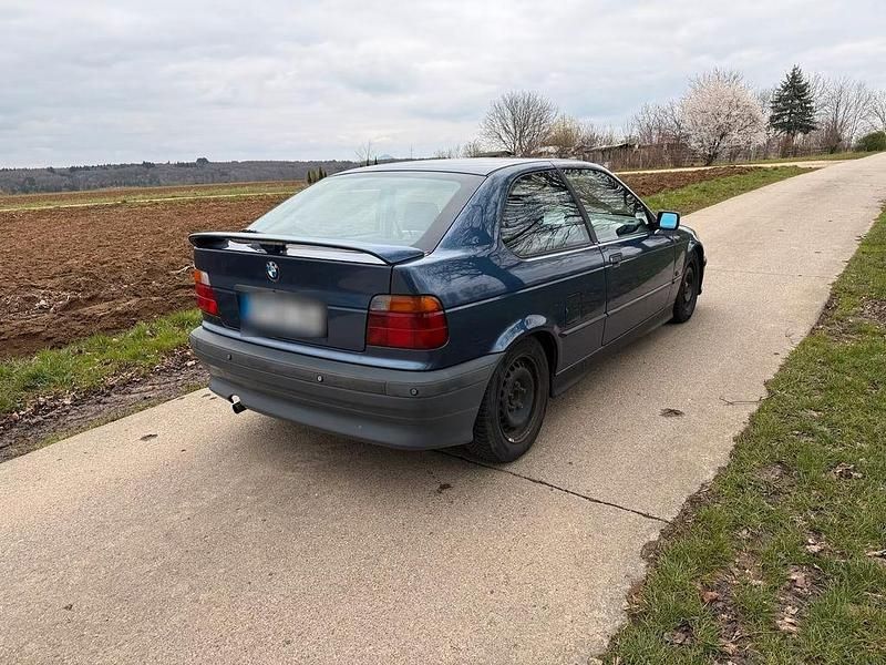 Gebraucht BMW 316 M Sport 102 PS (75 kW) 1995 Blau Coupé