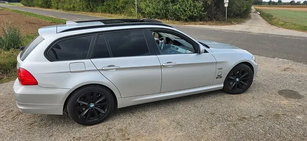 Gebraucht BMW 320 Sport Line 170 PS (125 kW) 2010 Silber Kombi