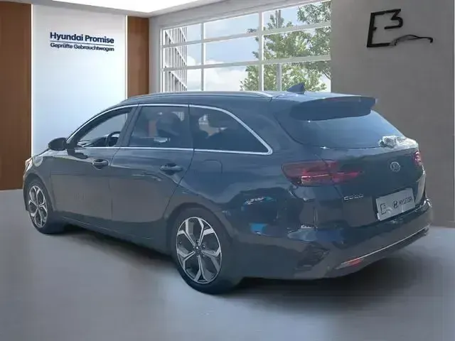 Gebraucht Kia Ceed Spirit 140 PS (102 kW) 2020 Grau Kleinwagen
