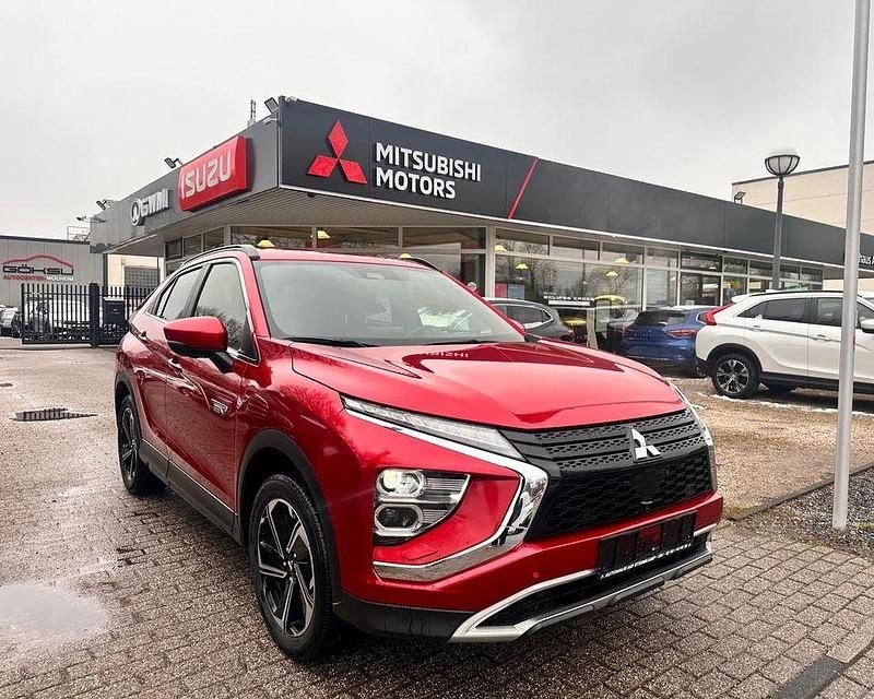 Rot Gebraucht 2022 Mitsubishi Eclipse Cross Select SUV | 22.850 € (Guter Preis) - Bild 1/4