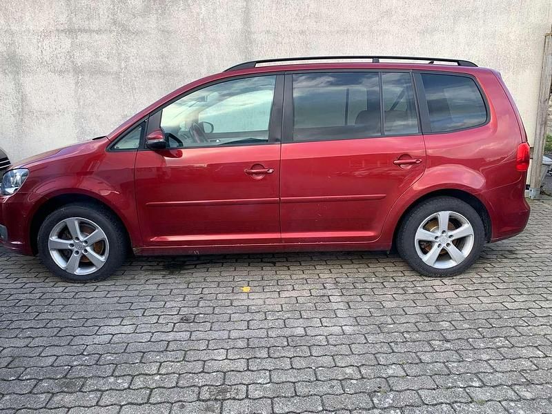 Rot Gebraucht 2011 VW Touran Comfortline Van / Kleinbus | 7.000 € (Fairer Preis) - Bild 1/4