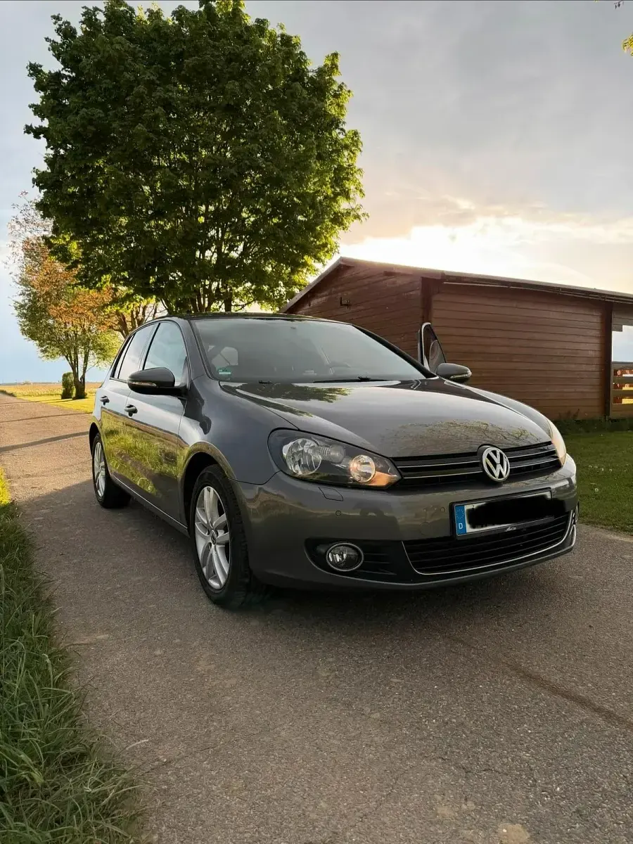 Gebraucht VW Golf VI 122 PS (89 kW) 2011 Grau Kleinwagen