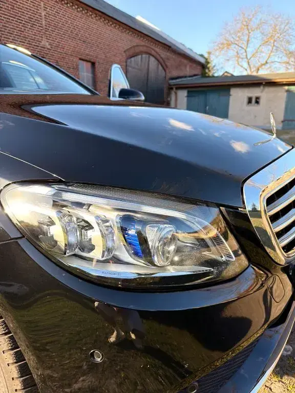 Gebraucht Mercedes C300e 320 PS (235 kW) 2020 Schwarz Limousine