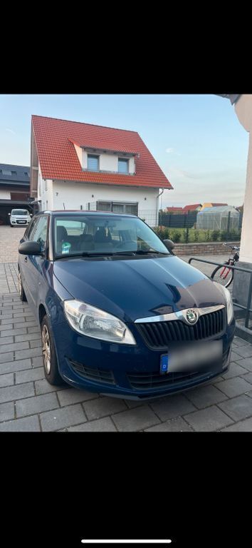 Blau Gebraucht 2011 Skoda Fabia Active Kombi | 3.000 € (Fairer Preis) - Bild 1/4