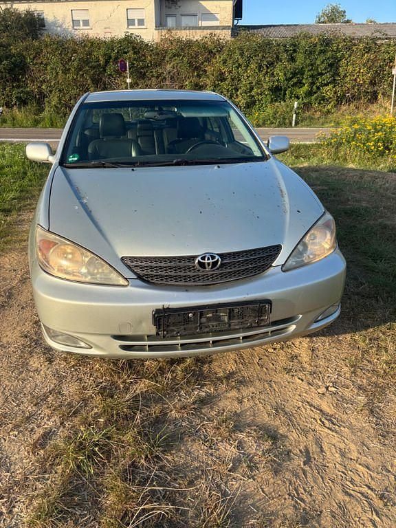 Grau Gebraucht 2001 Toyota Camry Limousine | 2.700 € (Fairer Preis) - Bild 1/4