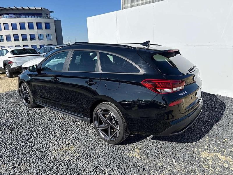 Neu Hyundai i30 N Line 150 PS (110 kW) 2026 Abyss black a2b Kombi