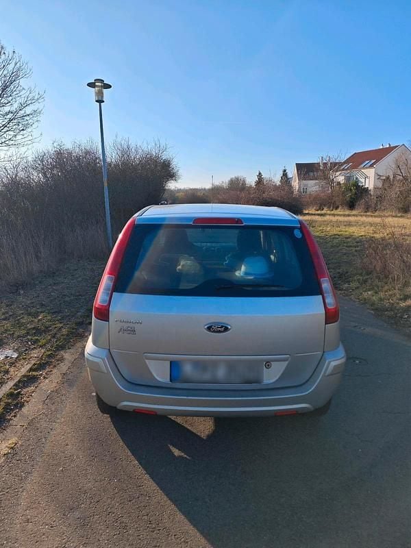 Gebraucht Ford Fusion 80 PS (58 kW) 2011 Silber Kleinwagen