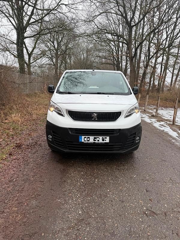 Gebraucht Peugeot Expert 122 PS (89 kW) 2019 Weiß Van