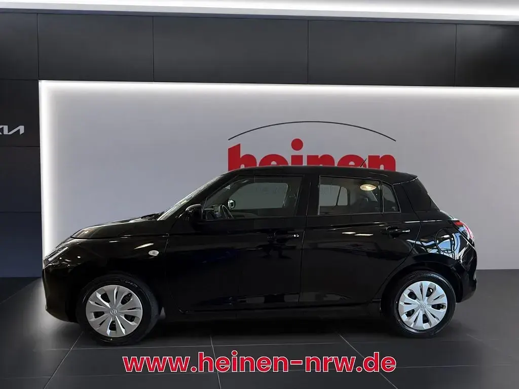 Neu Suzuki Swift Club 82 PS (60 kW) 2026 Super black pearl Kleinwagen