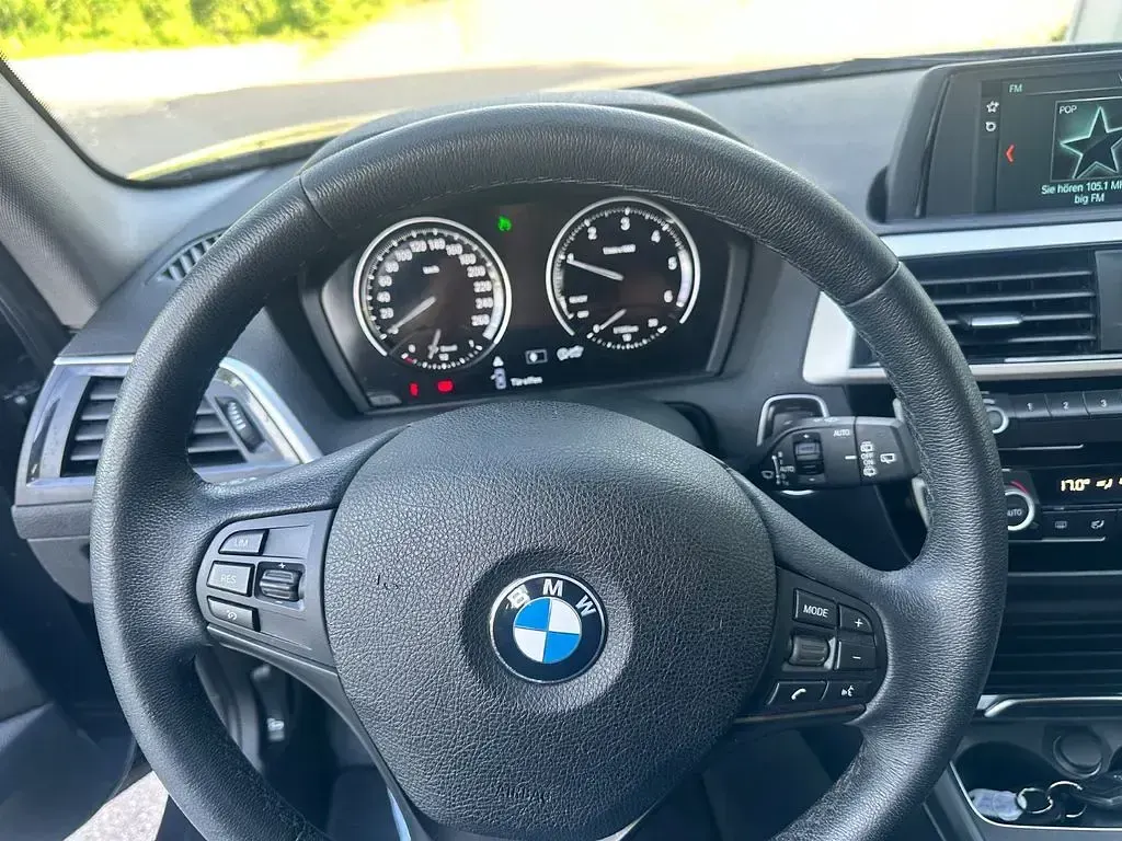 Używany BMW 116 Advantage 116 KM (85 kW) 2019 Szary Hatchback