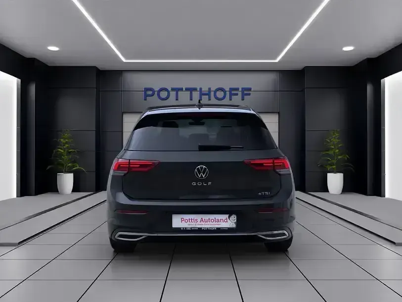 Gebraucht VW Golf VIII Move 110 PS (80 kW) 2024 Uranograu Limousine