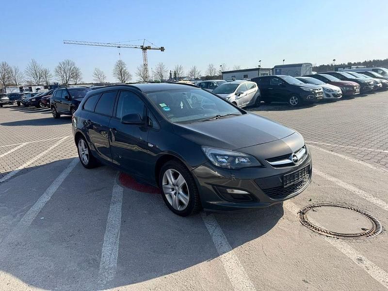 Gebraucht Opel Astra Edition 165 PS (121 kW) 2014 Grau Limousine