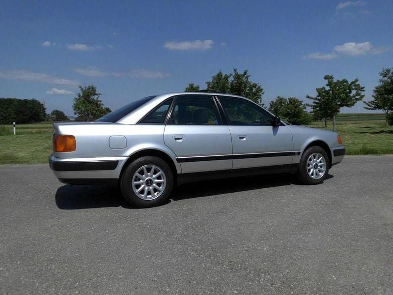 Gebraucht Audi 100 Basis 133 PS (97 kW) 1992 Silber Limousine