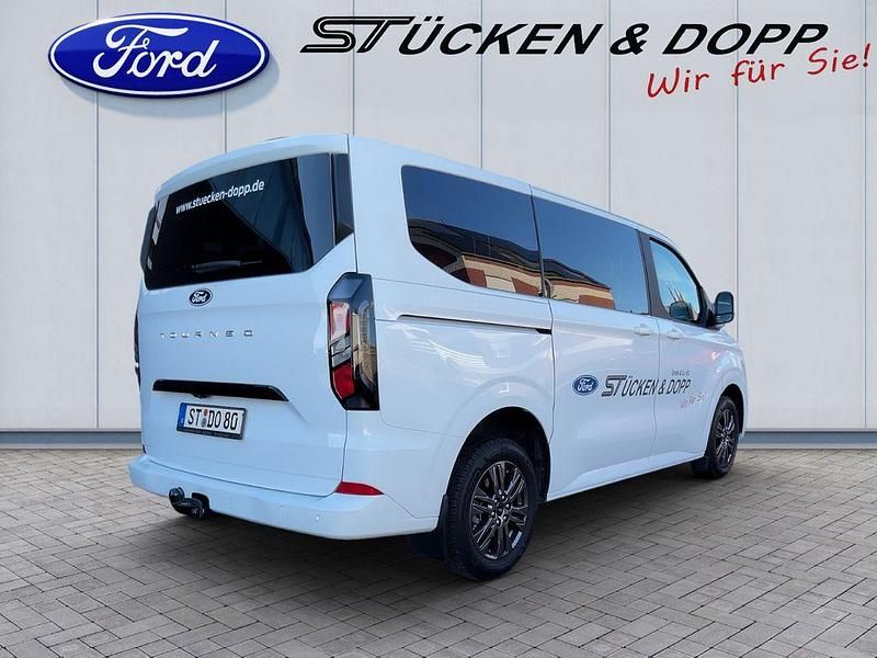 Gebraucht Ford Tourneo Titanium 170 PS (125 kW) 2024 Weiß Van / Kleinbus