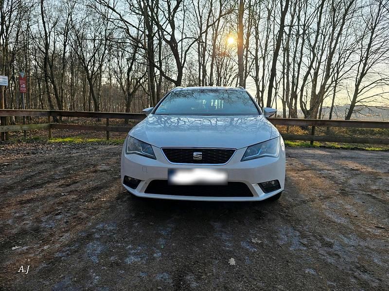 Gebraucht Seat Leon ST 105 PS (77 kW) 2014 Weiß Kombi