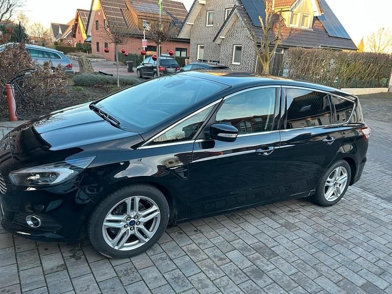 Gebraucht Ford S-MAX S 209 PS (153 kW) 2017 Schwarz Van / Kleinbus